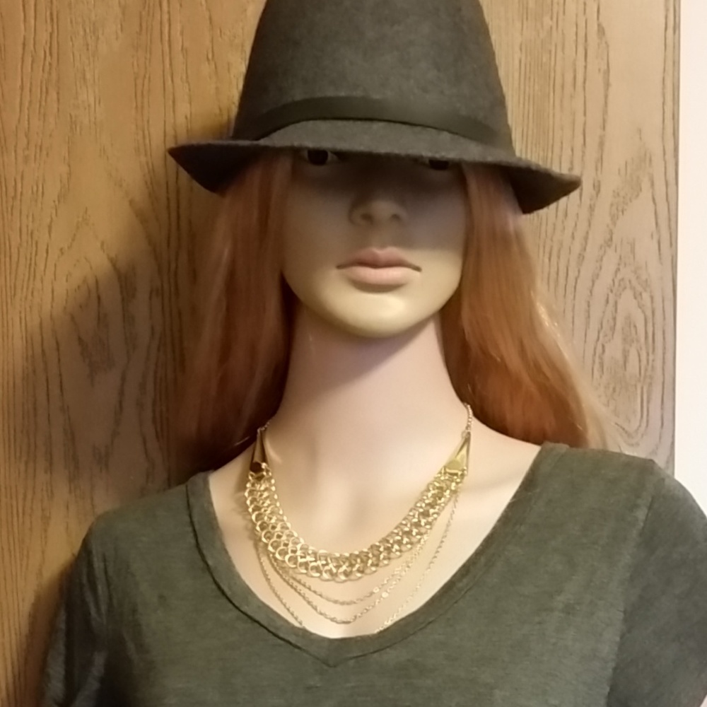 Gold like necklace